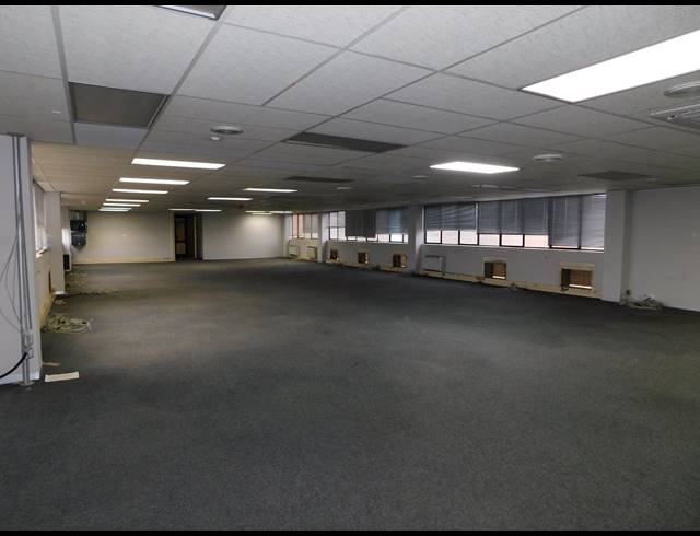 2,000M² OFFICE TO LET IN FERNDALE